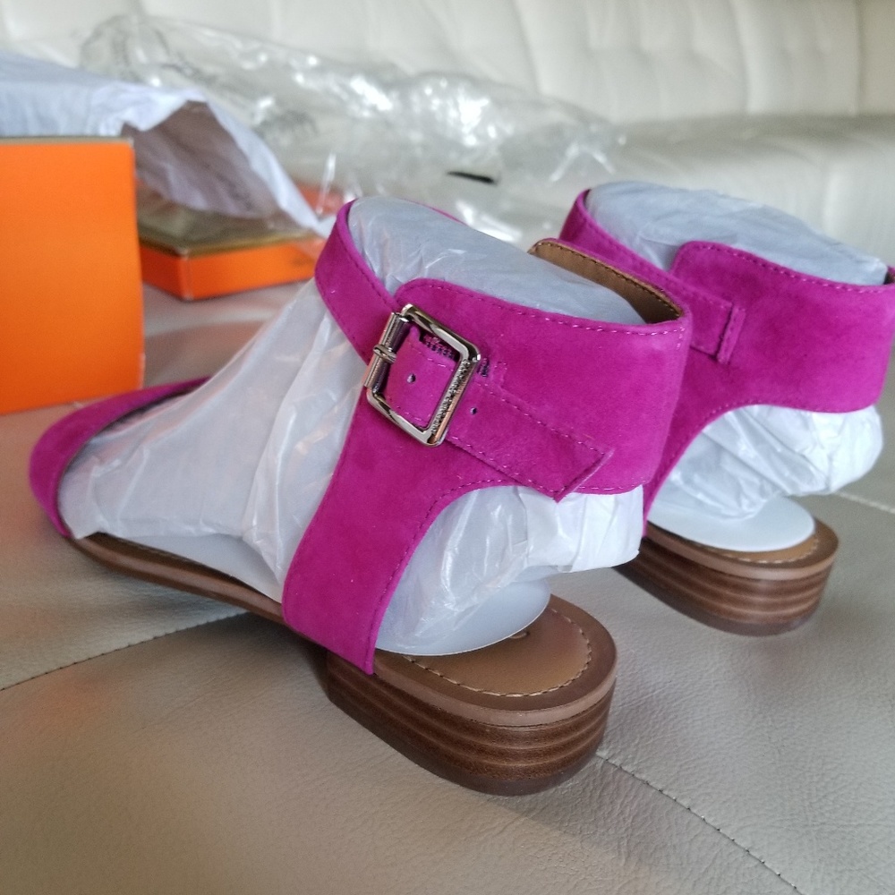 NEW Arturo Chiang Wrenzi Sandal - Picture 3 of 3